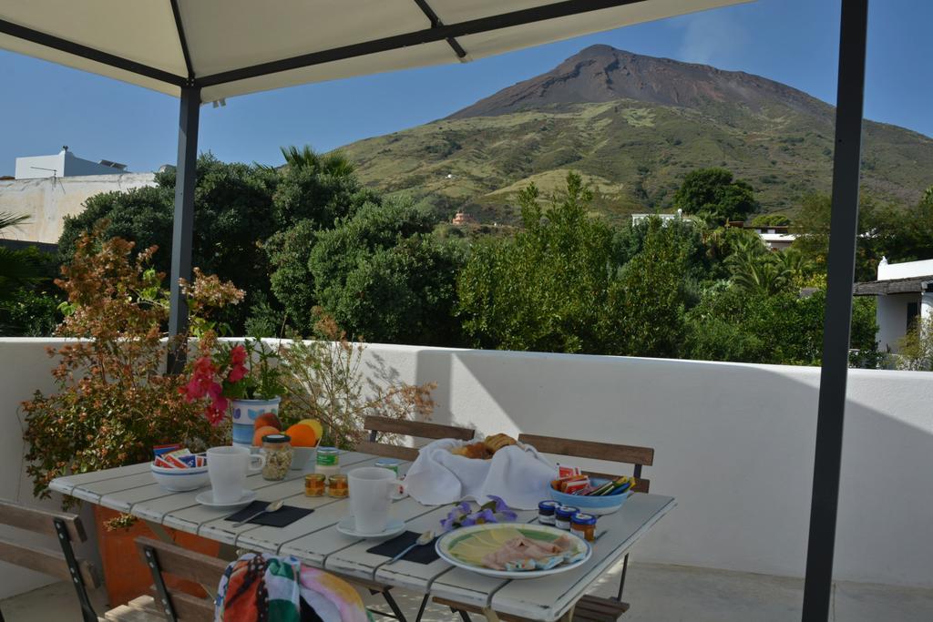 Il Gabbiano Relais In Stromboli Aparthotel Bilik gambar