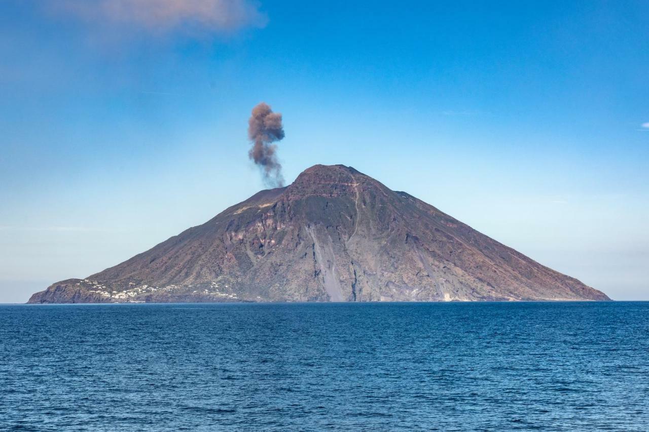 Il Gabbiano Relais In Stromboli Aparthotel Luaran gambar